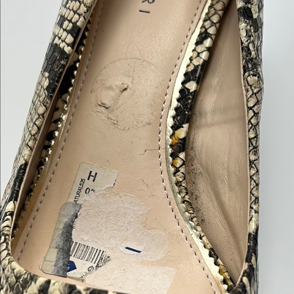 New Tahari Sofiya Kitten Heel Pumps 9 Snakeskin Pointy Toe Beige Black Classic - Picture 13 of 16